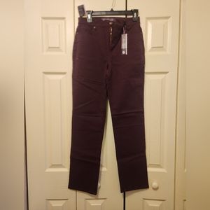 Gloria Vanderbilt  maroon stretch jean